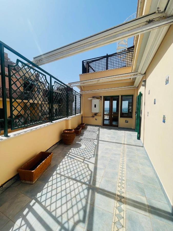 Newhouse Victoria - Sea View Apartment Nettuno Exteriör bild